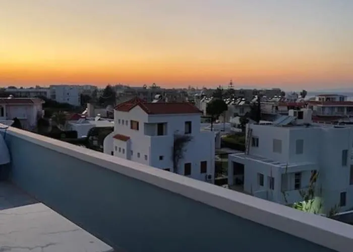 Megat Seaview And Seaside דירה יאליסוס